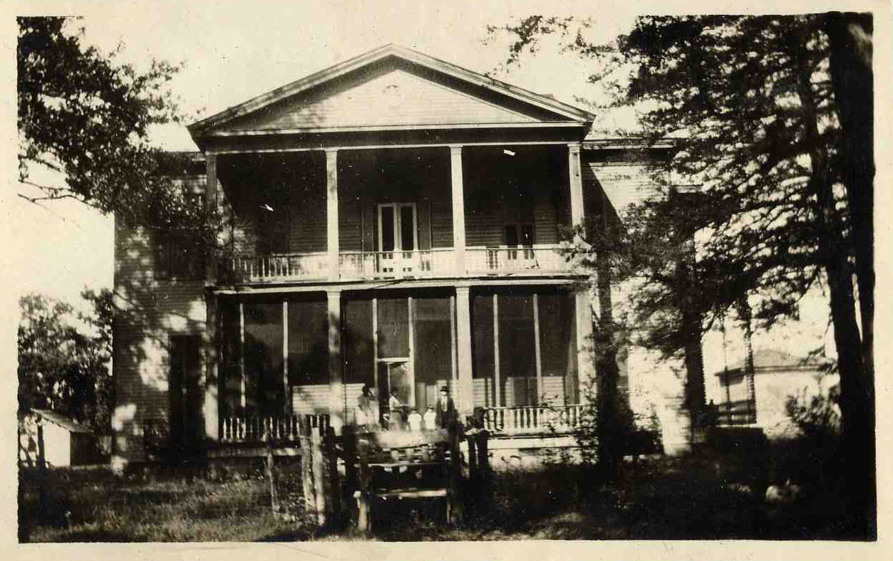 Lakeport Exterior 1914